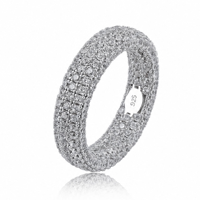 Bague en argent massif entièrement glacée