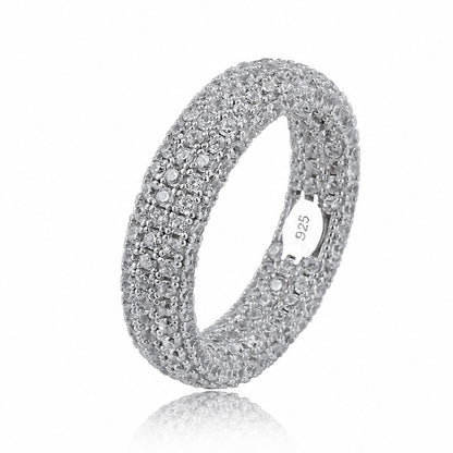 Bague en argent massif entièrement glacée