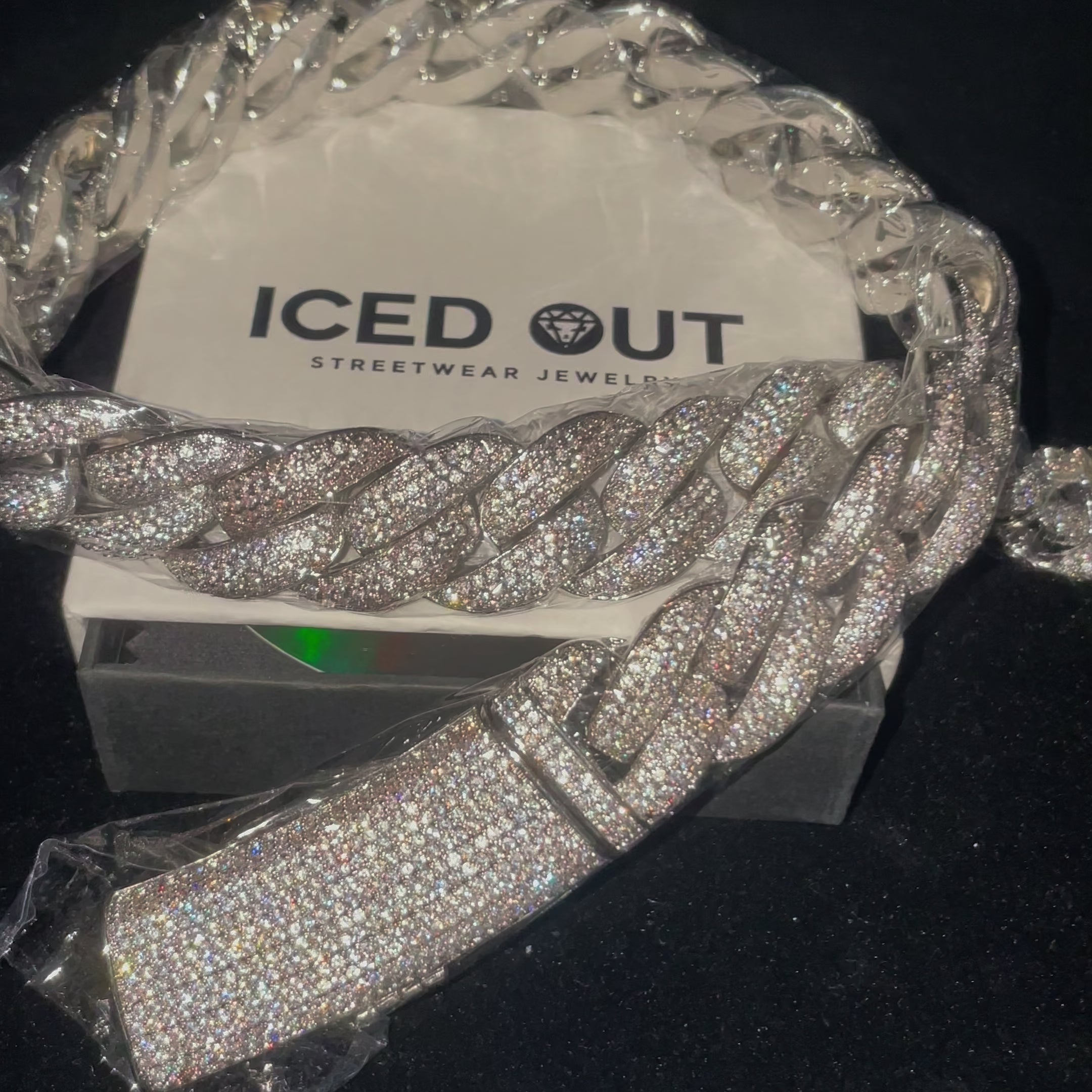 20mm Diamond Cuban Chain – ICED OUT